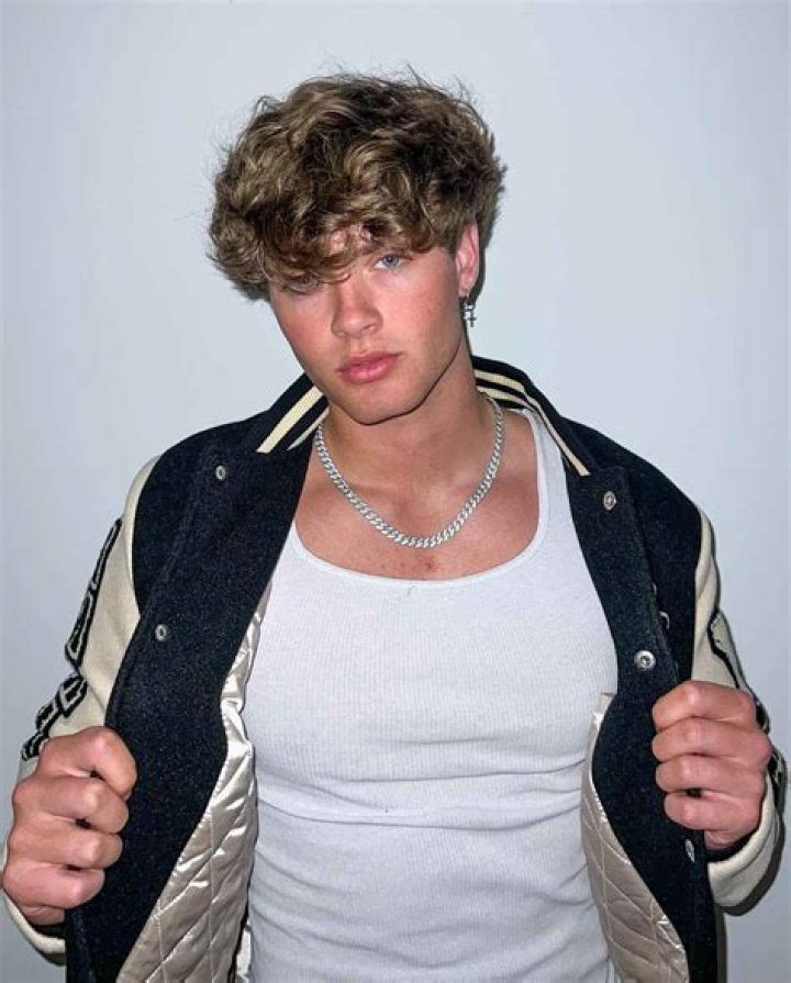 Ace Akers Age, Wiki, Net worth, Bio, Height, Girlfriend?