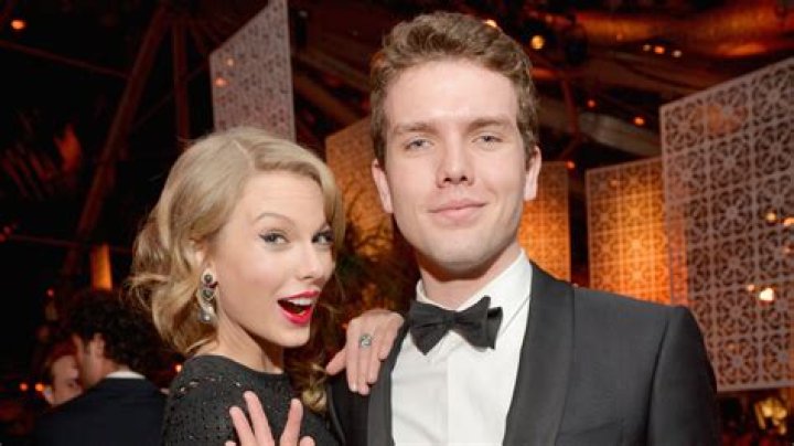 Austin Swift Bio, Age, Height, Family, Taylor Swift, Girlfriend, Net Worth, Instagram, Movies and TV Shows