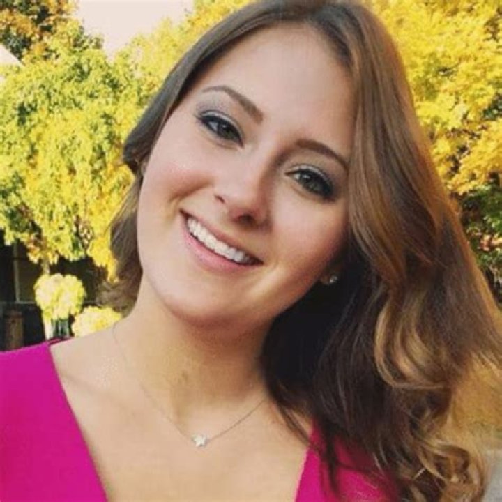 Claire Abbott Bio, Wiki, Age, Height, Family, Husband, Social Media Influencer, and Net Worth.