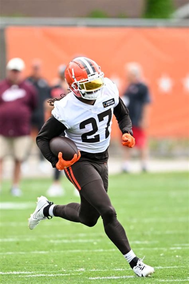 D’Onta Foreman Parents: Meet D’Onta Foreman’s Dad Derrick Foreman, And Mother Shawn Smith