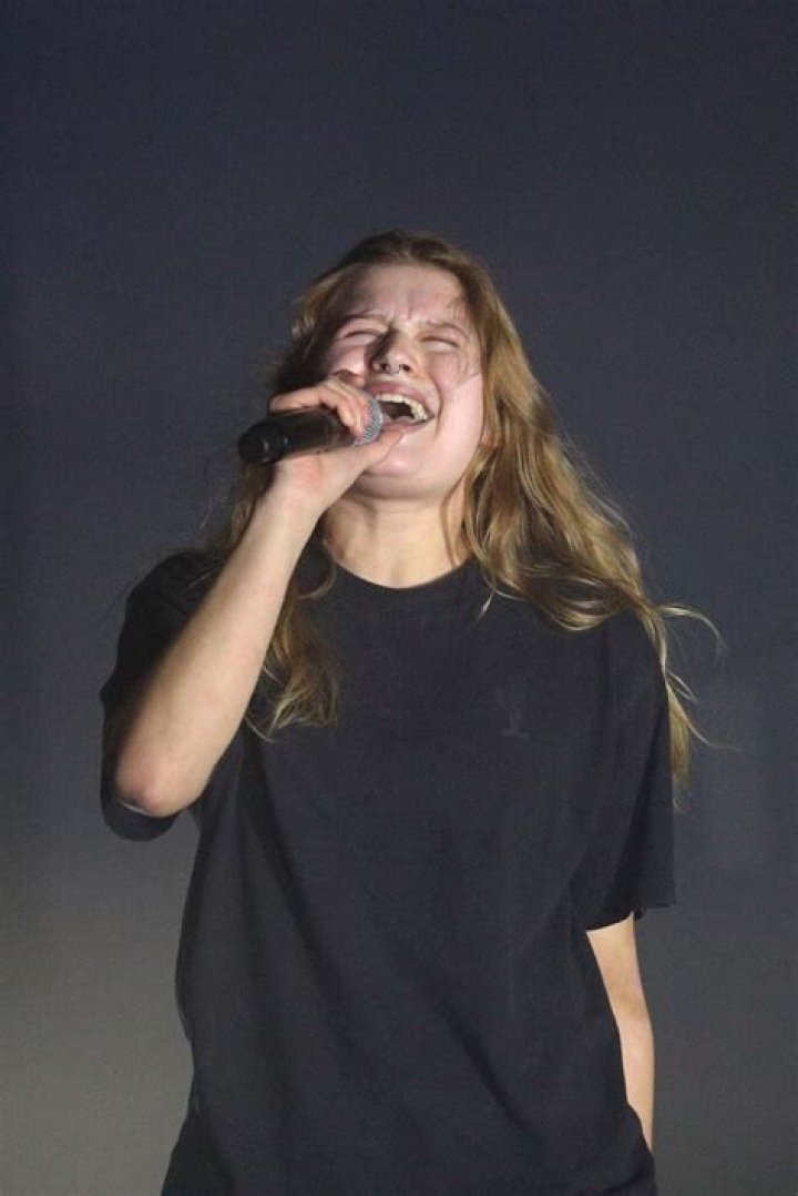 Girl in Red Biography: Age, Songs, LGBTQ+, Net Worth, Albums, Wikipedia, Parents, Photos