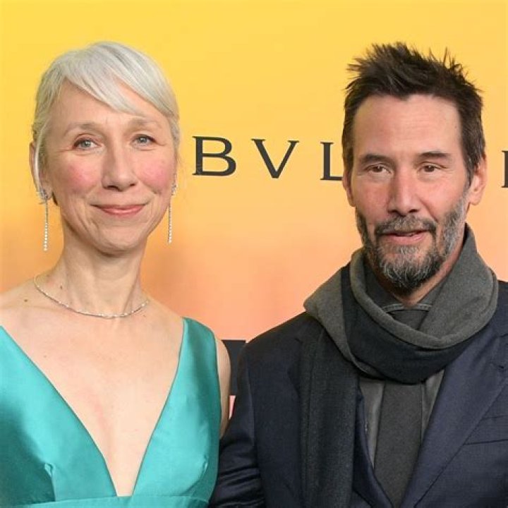 Keanu Reeves’ Girlfriend: Alexandra Grant Husband, Bio, Wiki, Age, Artwork, Net Worth, Partner, Children, and Movies.