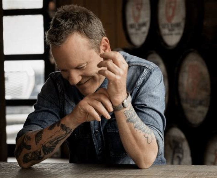 Michael Raymond-James: Girlfriend, net worth, tattoos, smoking & body facts