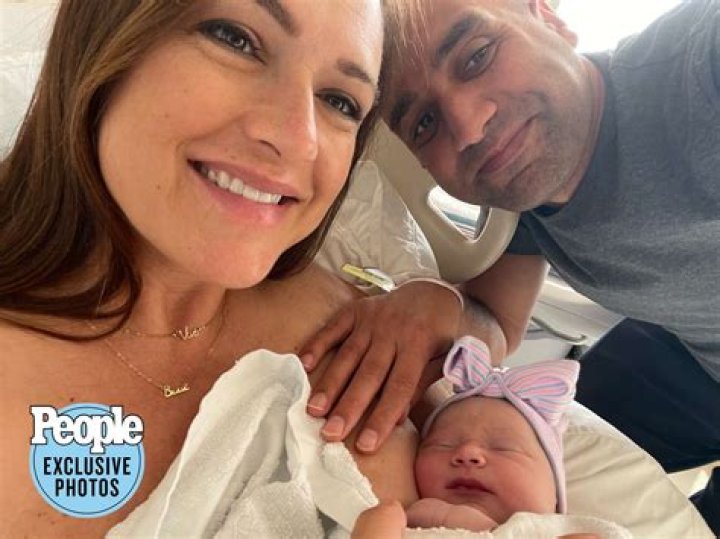 Nikki Battiste Bio, Age, Husband, Baby, CBS, Net Worth, Instagram