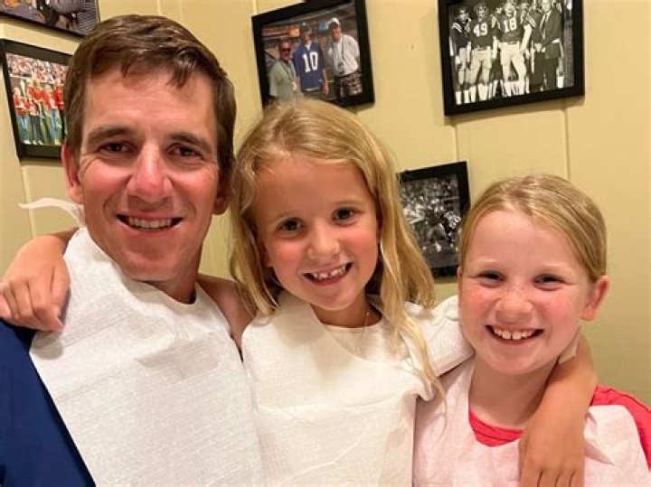 Who Is Brian Houston Sister? Everything To Know About Maureen Bradshaw
