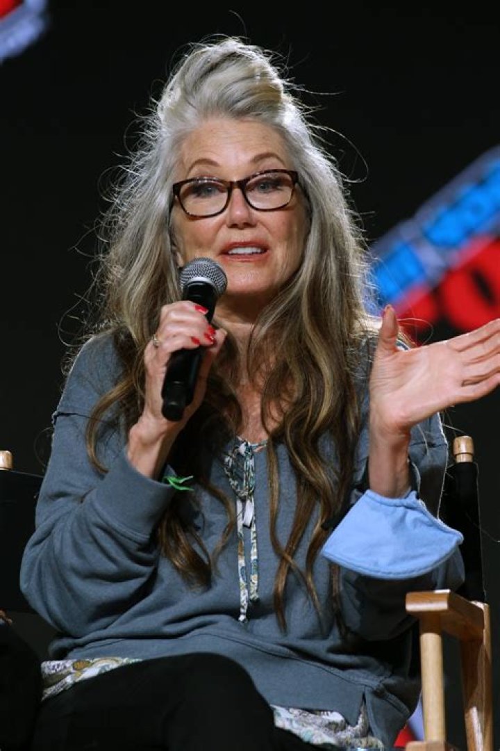Who is Mary McDonnell? See Net-worth, Quote, Awards, Fact, Wiki