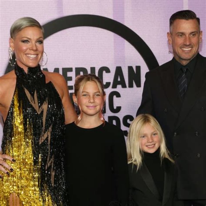 Willow Sage Hart Birthday, Age (Pink Daughter) Father Carey Hart, Wiki, School, Siblings