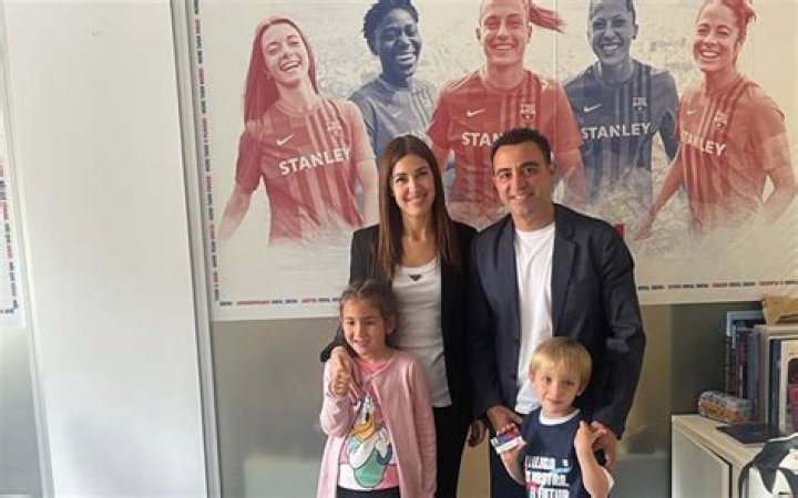 Xavi Hernández: Wife, net worth, tattoos, smoking & body facts